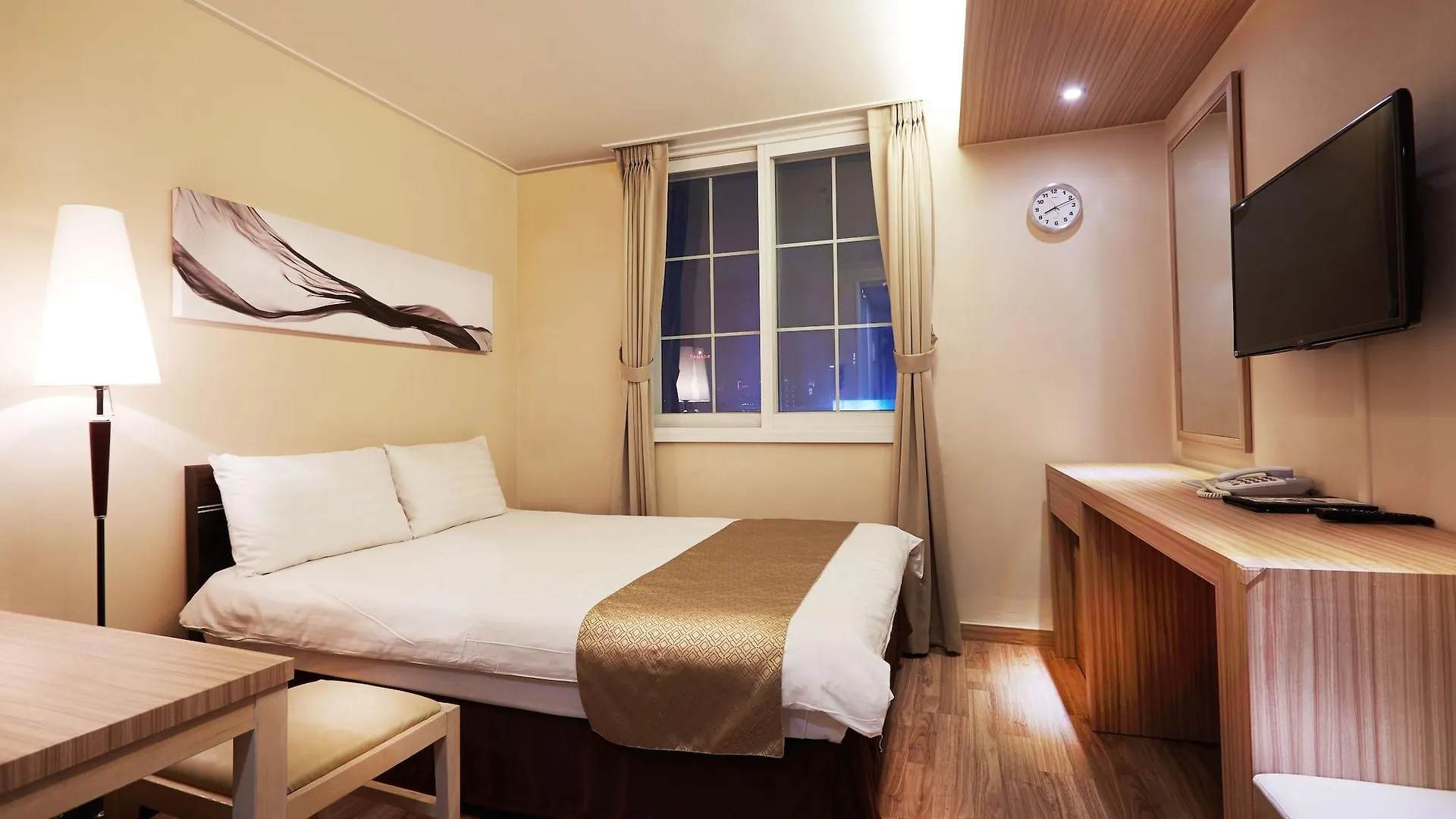 Uljiro Coop Residence Dongdaemun Seul 3*,